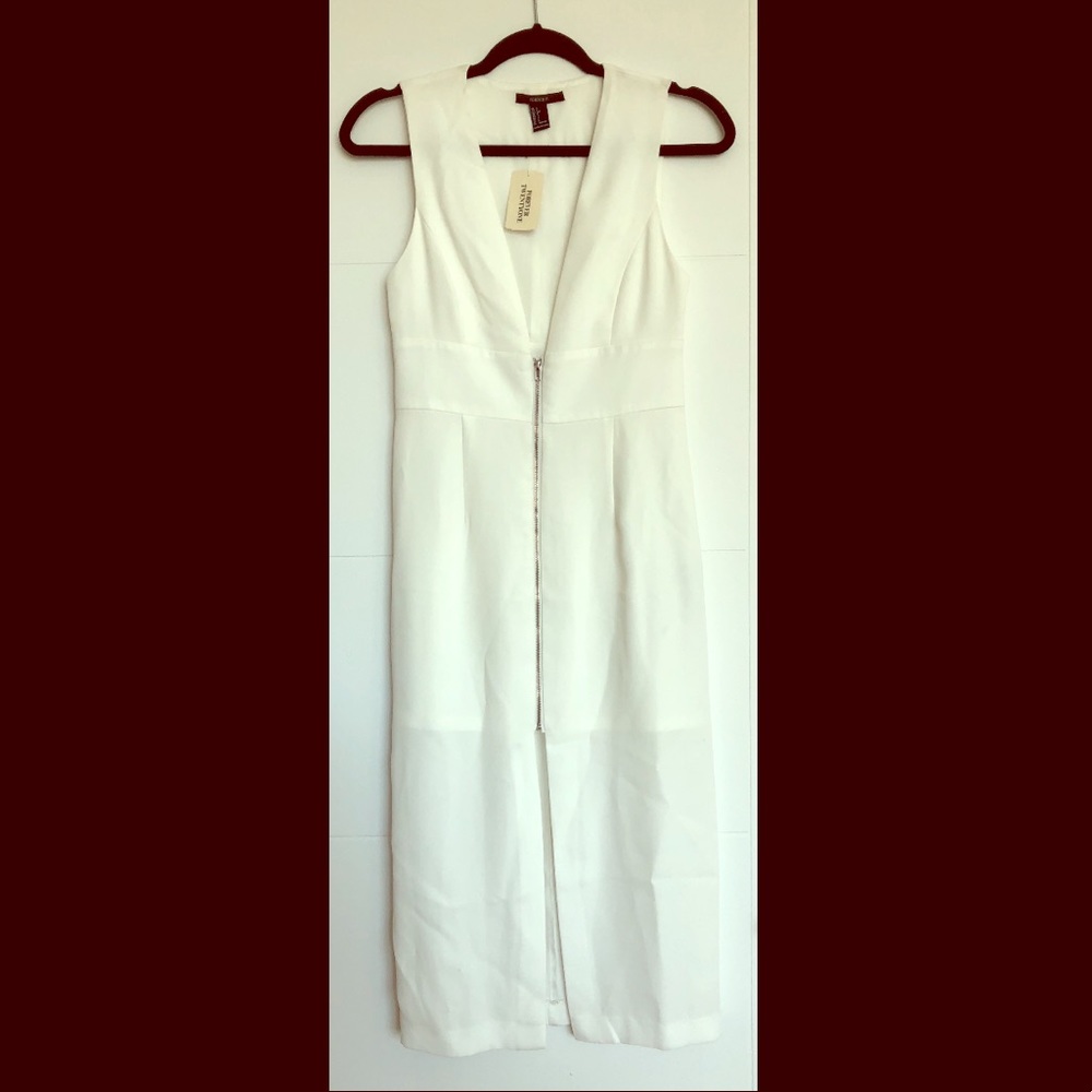 Sleeveless zip front dress with low V-plunge neck